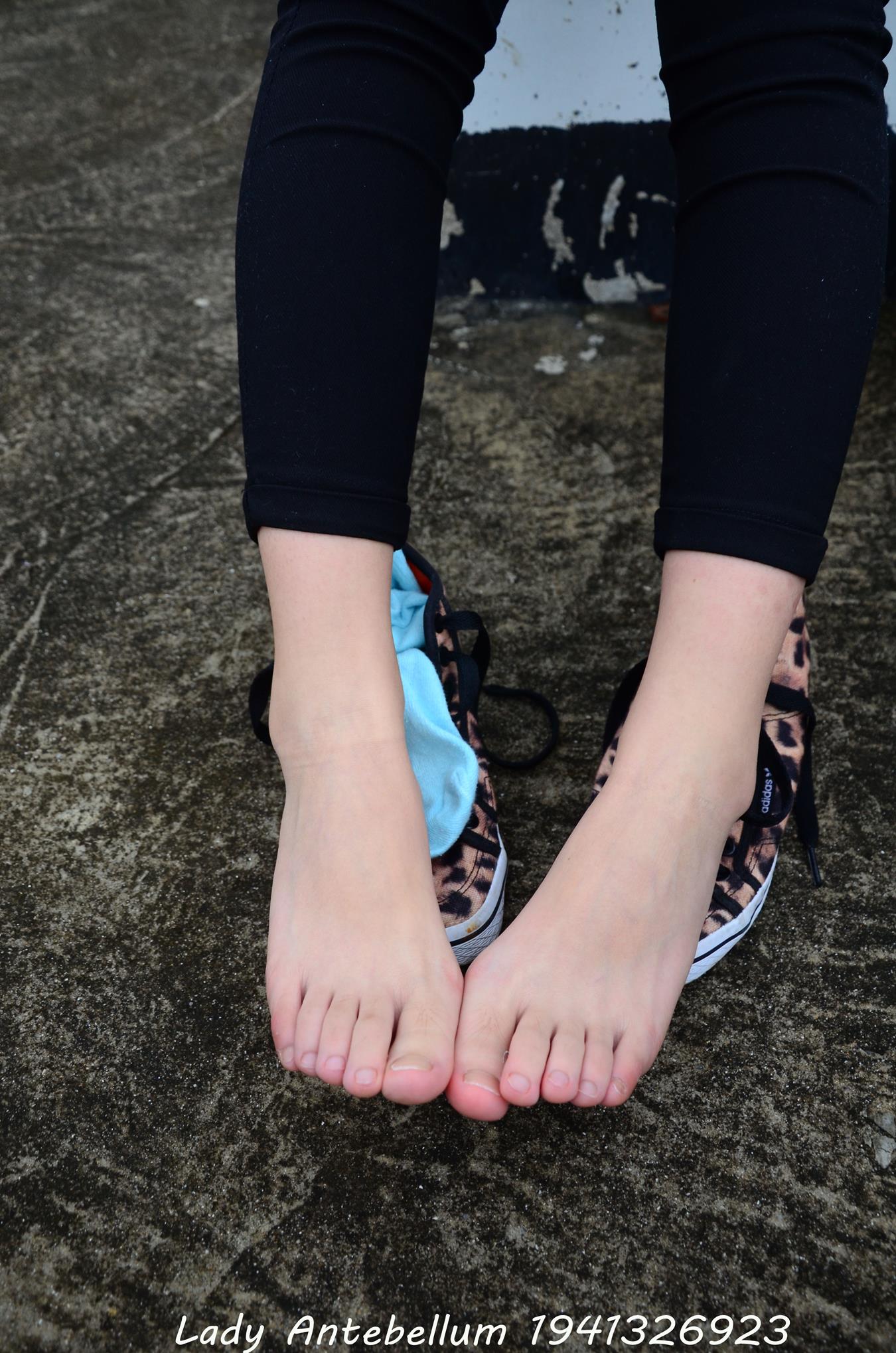 图片[68]-[战前女神] 美腿美足精品摄影套图 051 (2) [70P] – 速更版-美库