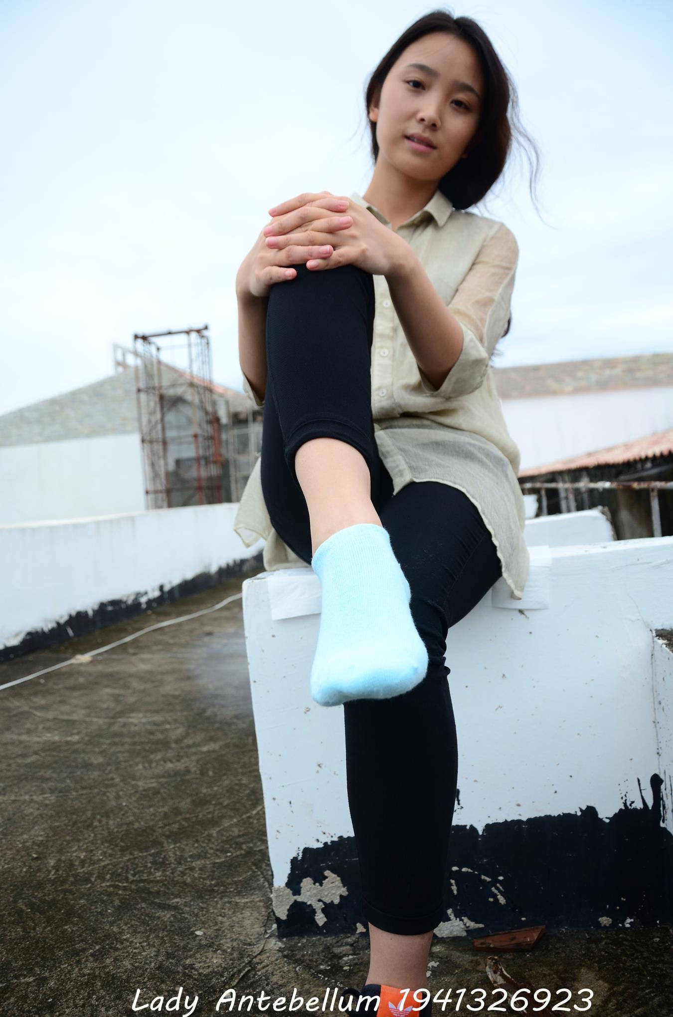 图片[81]-[战前女神] 美腿美足精品摄影套图 051 (1) [84P] – 速更版-美库