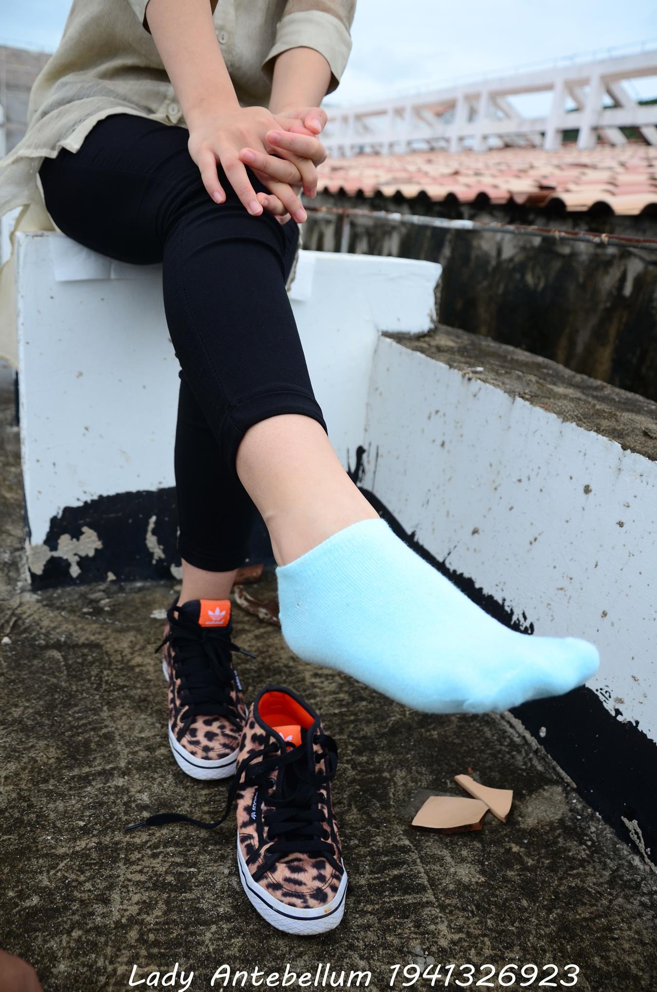 图片[85]-[战前女神] 美腿美足精品摄影套图 051 (1) [84P] – 速更版-美库