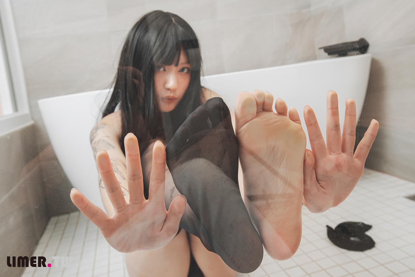 图片[51]-Limerence原创 NO.019 Yuni超美黑丝裸足加足拓[71P] – 速更版-美库