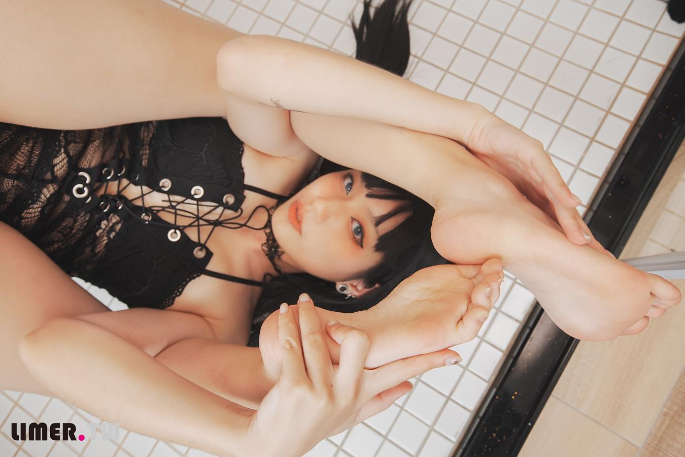 图片[57]-Limerence原创 NO.019 Yuni超美黑丝裸足加足拓[71P] – 速更版-美库