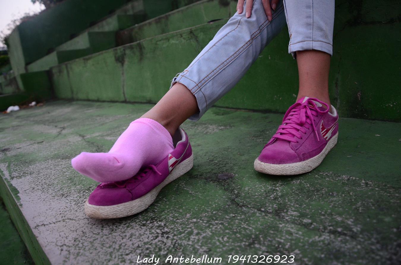 图片[15]-[战前女神] 美腿美足精品摄影套图 057 [55P] – 速更版-美库