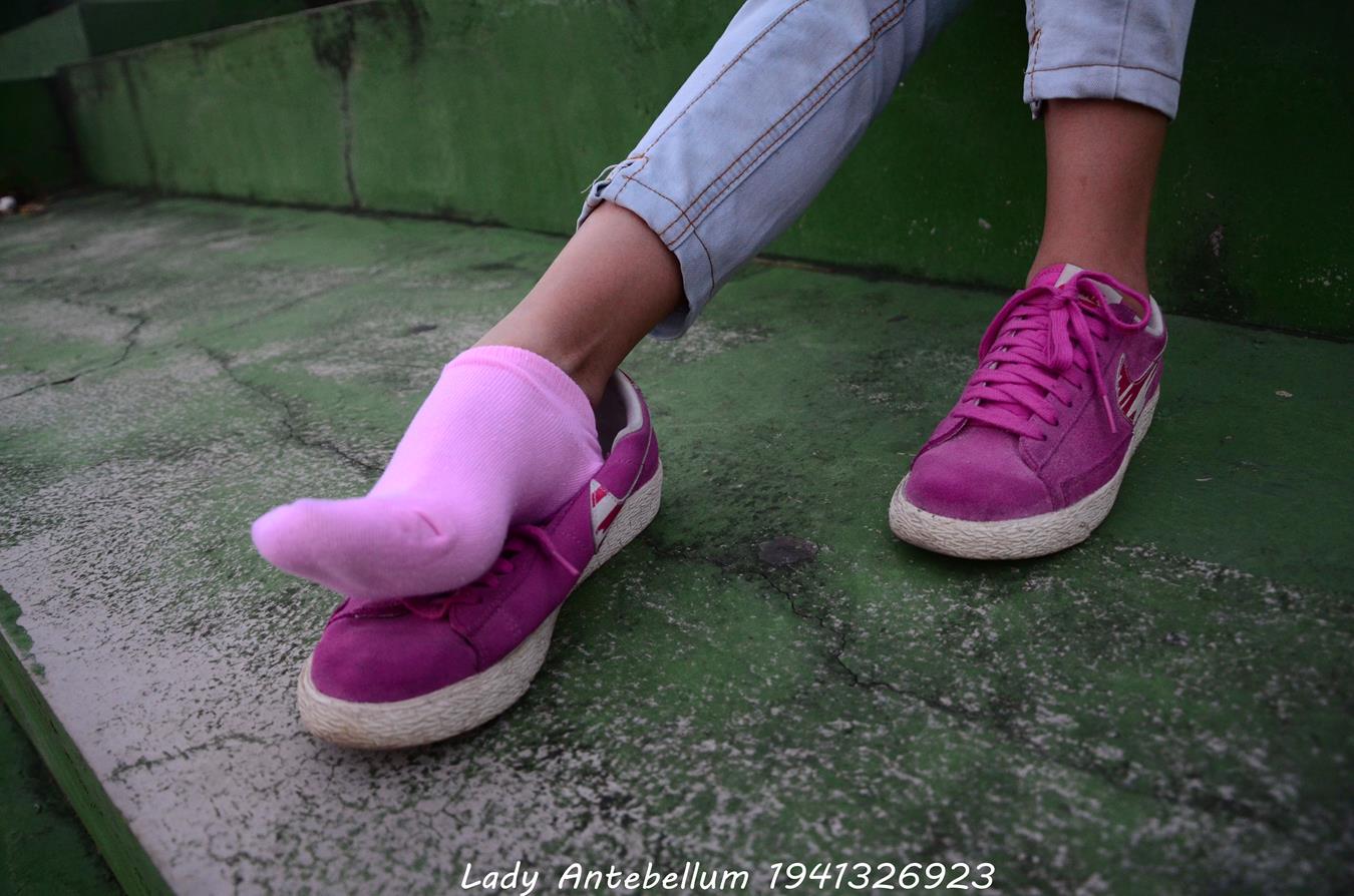 图片[17]-[战前女神] 美腿美足精品摄影套图 057 [55P] – 速更版-美库