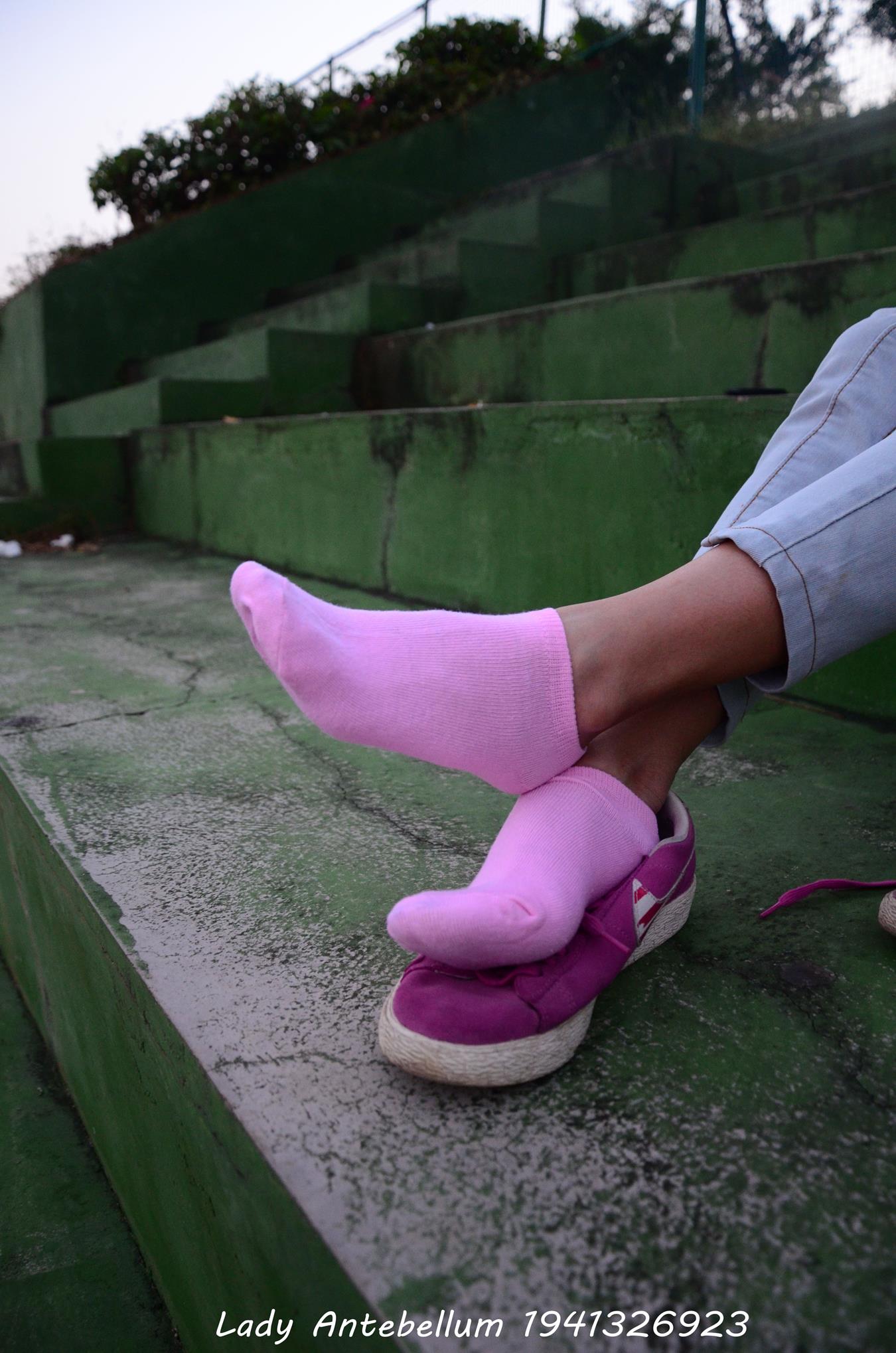 图片[25]-[战前女神] 美腿美足精品摄影套图 057 [55P] – 速更版-美库