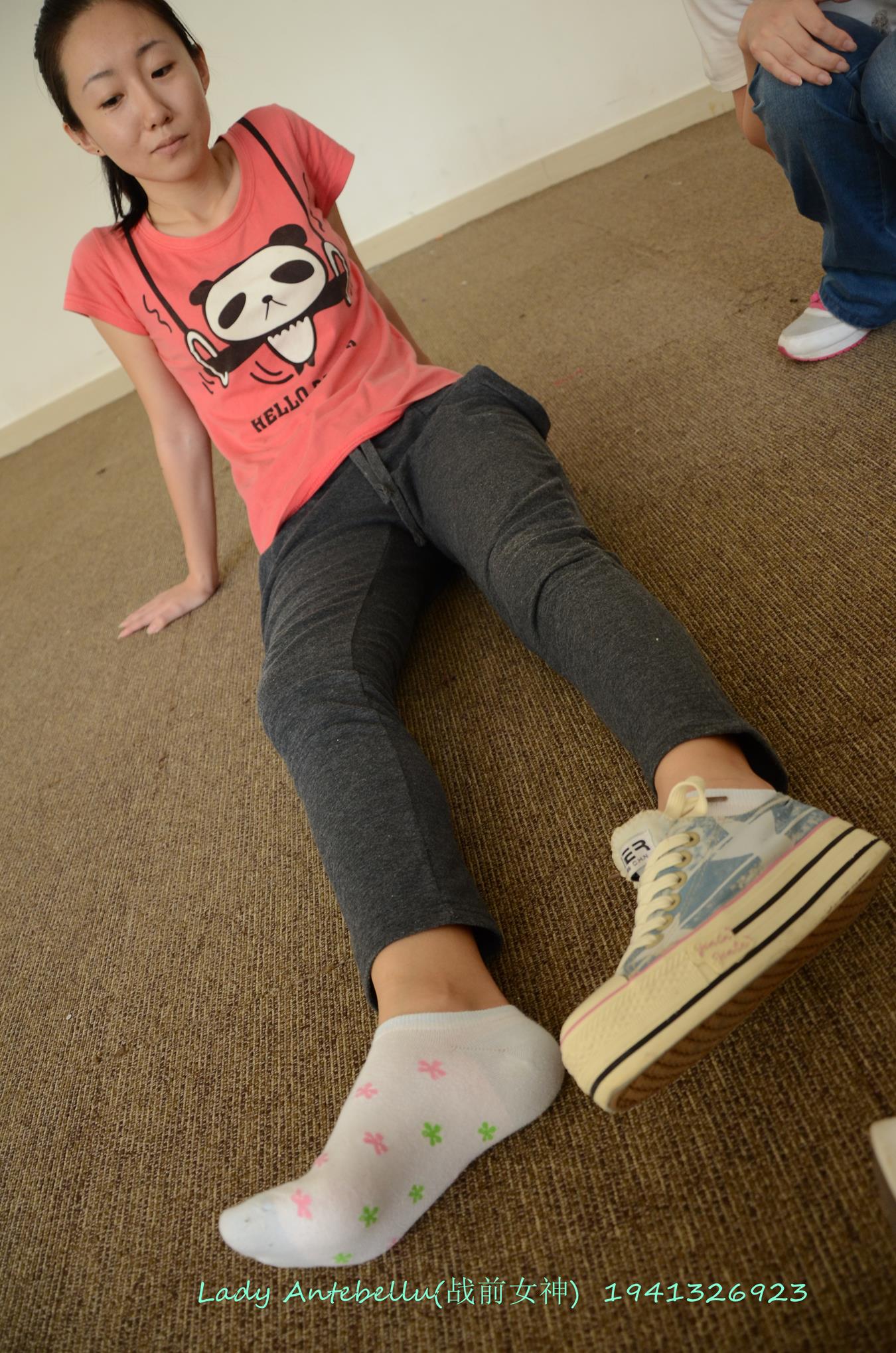 图片[23]-[战前女神] 美腿美足精品摄影套图 058 [100P] – 速更版-美库