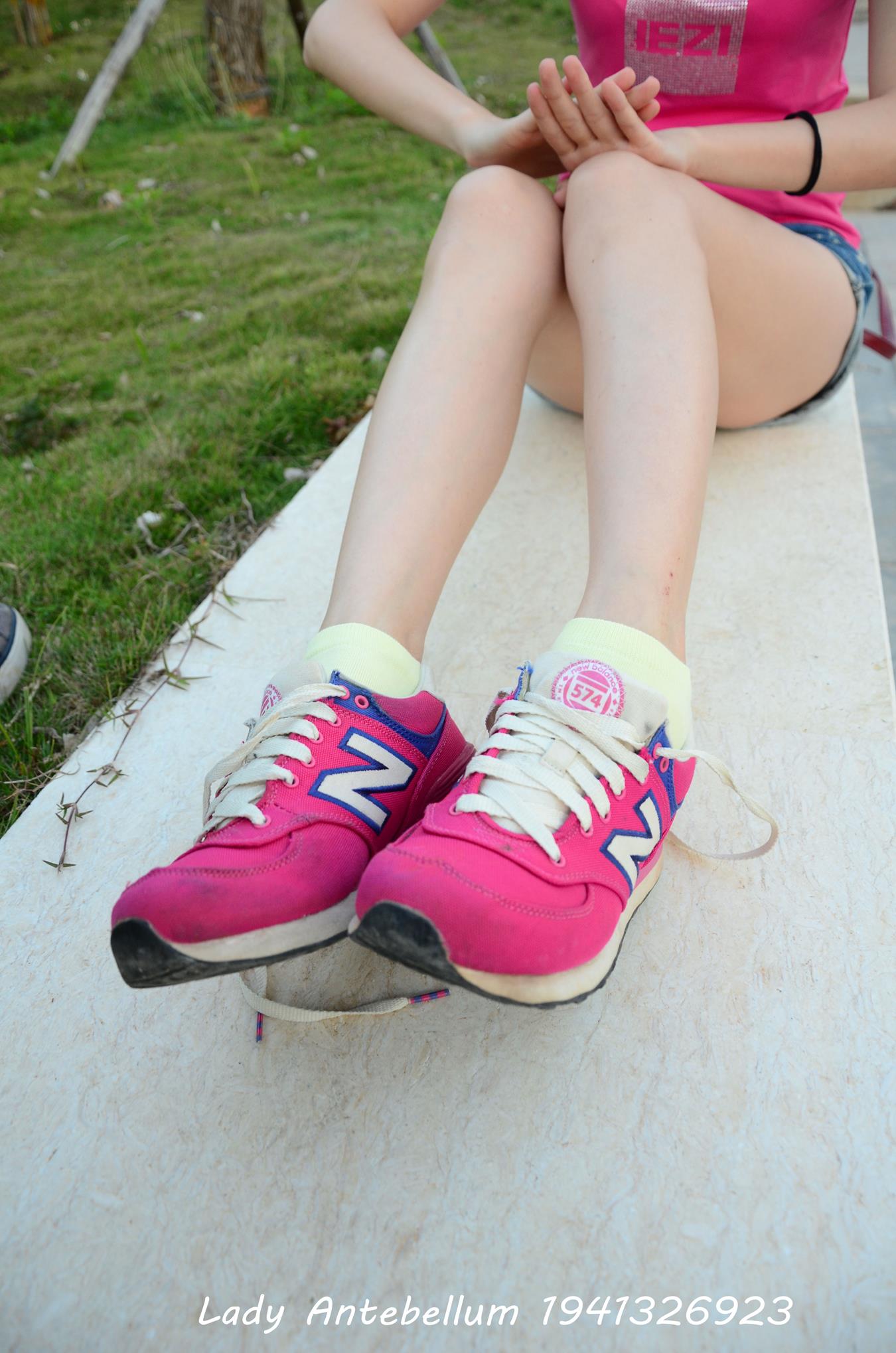 图片[15]-[战前女神] 美腿美足精品摄影套图 060 [100P] – 速更版-美库