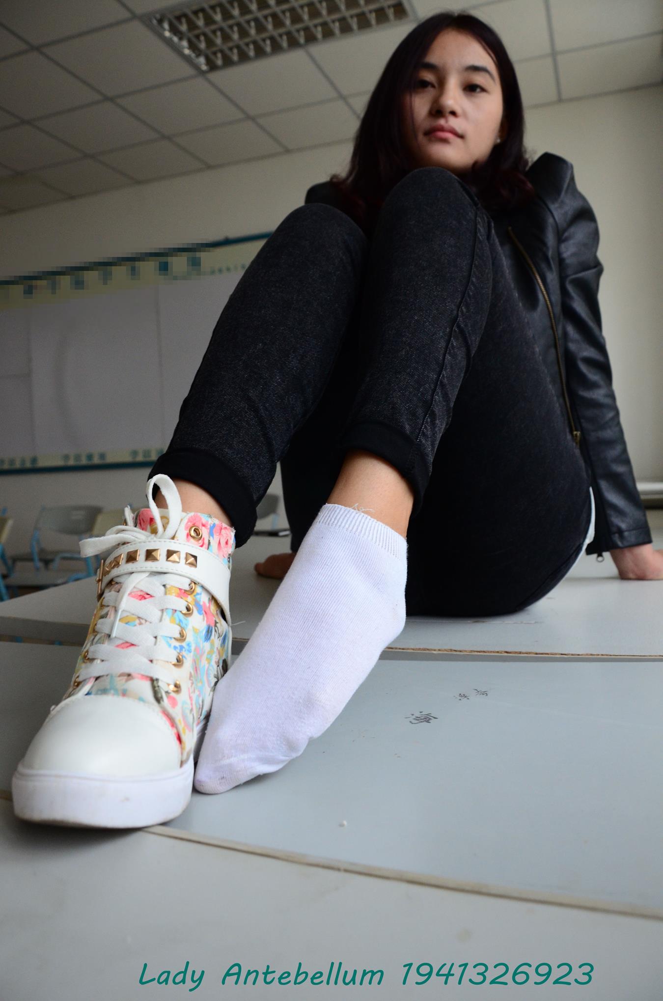 图片[10]-[战前女神] 美腿美足精品摄影套图 070 [82P] – 速更版-美库