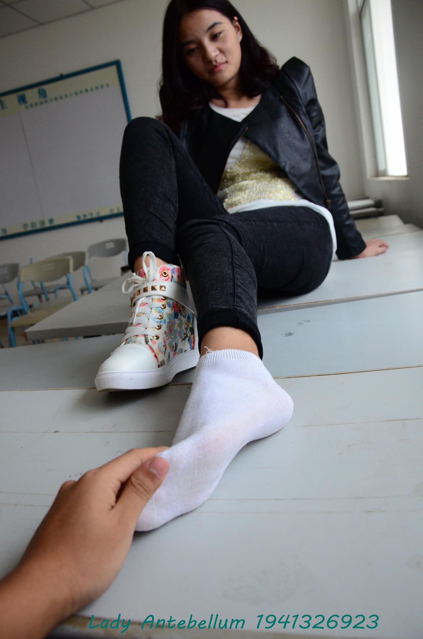 图片[17]-[战前女神] 美腿美足精品摄影套图 070 [82P] – 速更版-美库