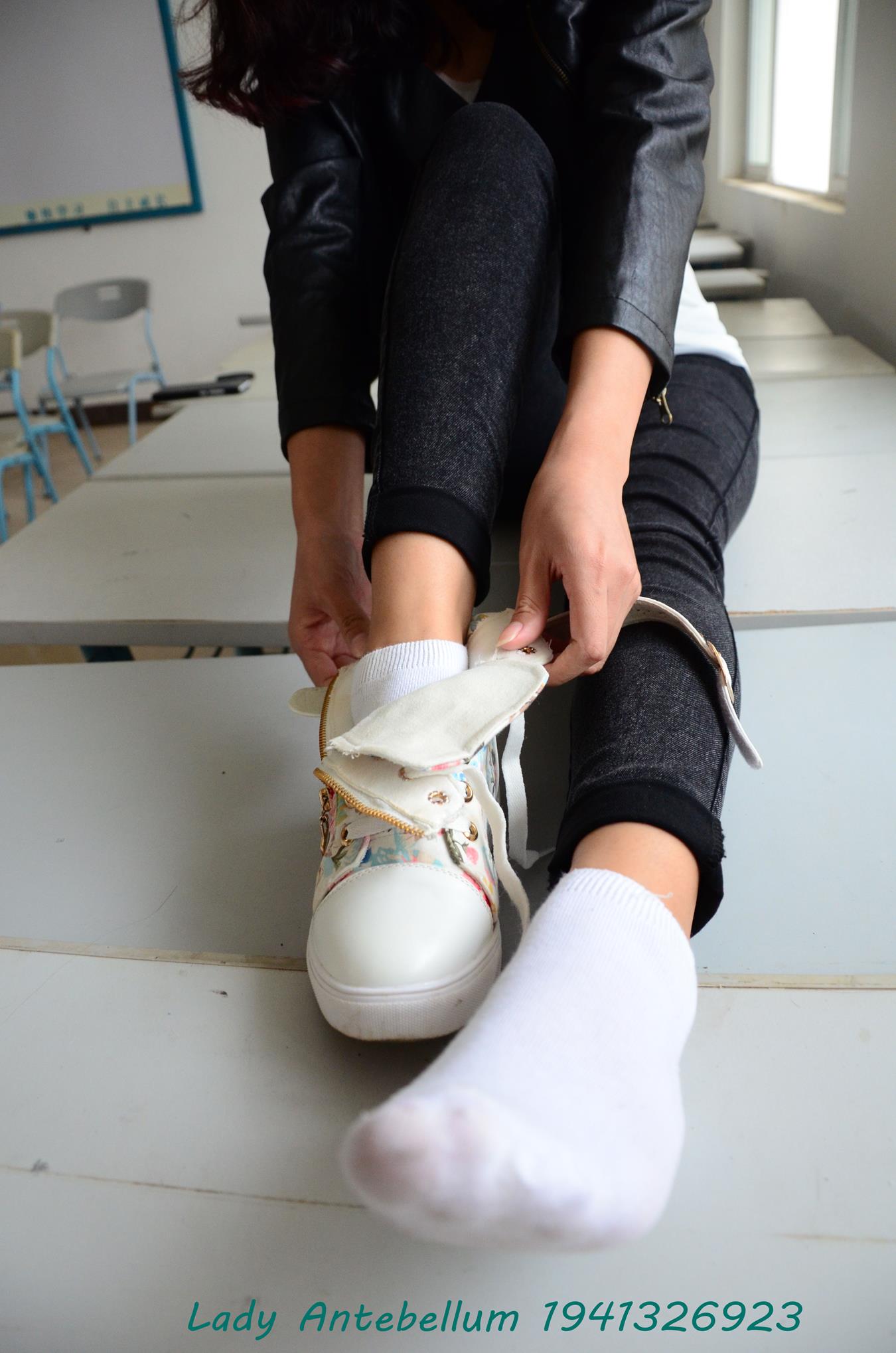 图片[32]-[战前女神] 美腿美足精品摄影套图 070 [82P] – 速更版-美库