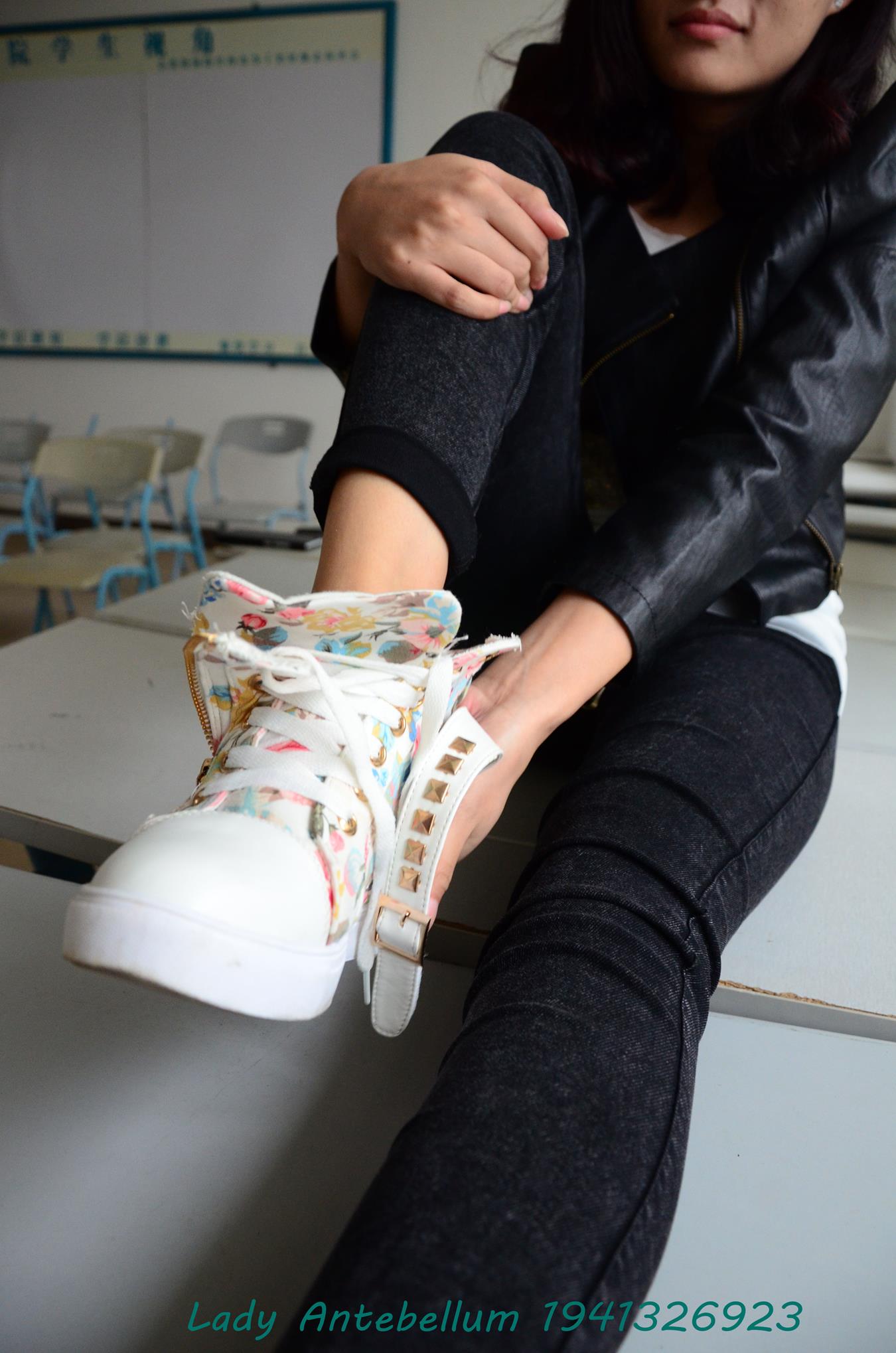 图片[34]-[战前女神] 美腿美足精品摄影套图 070 [82P] – 速更版-美库