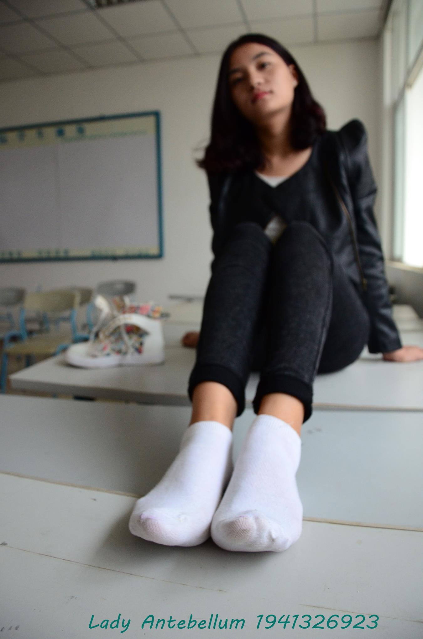 图片[38]-[战前女神] 美腿美足精品摄影套图 070 [82P] – 速更版-美库