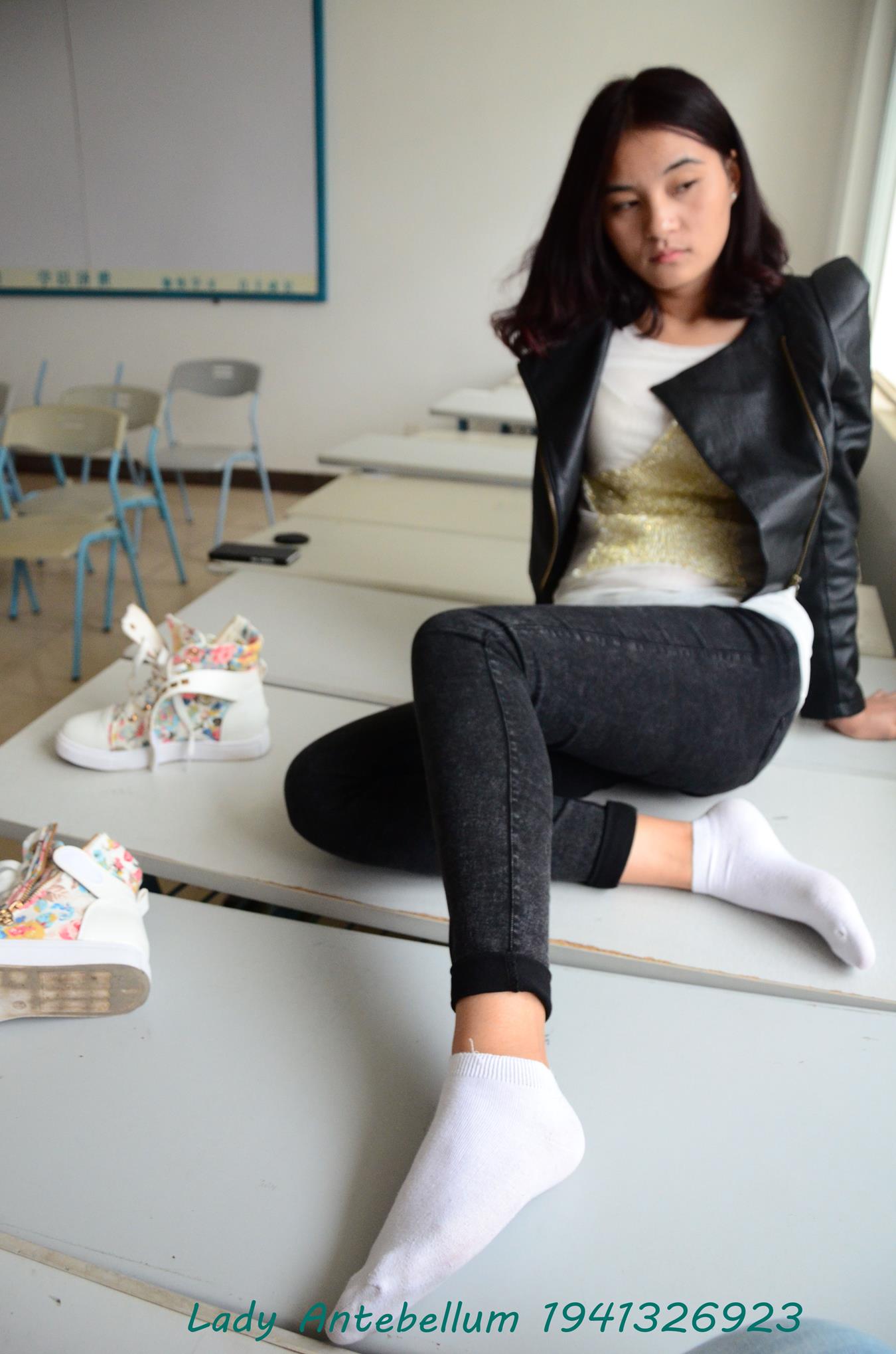 图片[56]-[战前女神] 美腿美足精品摄影套图 070 [82P] – 速更版-美库