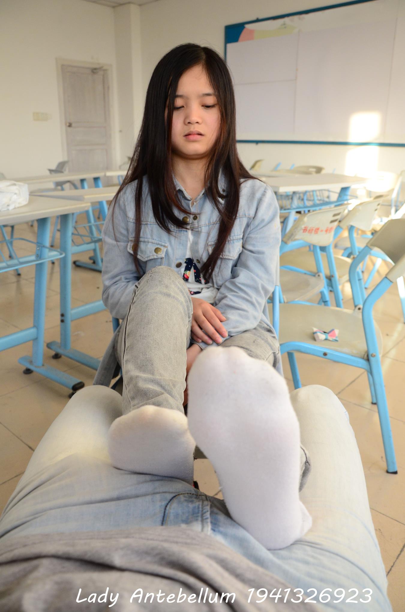 图片[35]-[战前女神] 美腿美足精品摄影套图 076 [52P] – 速更版-美库