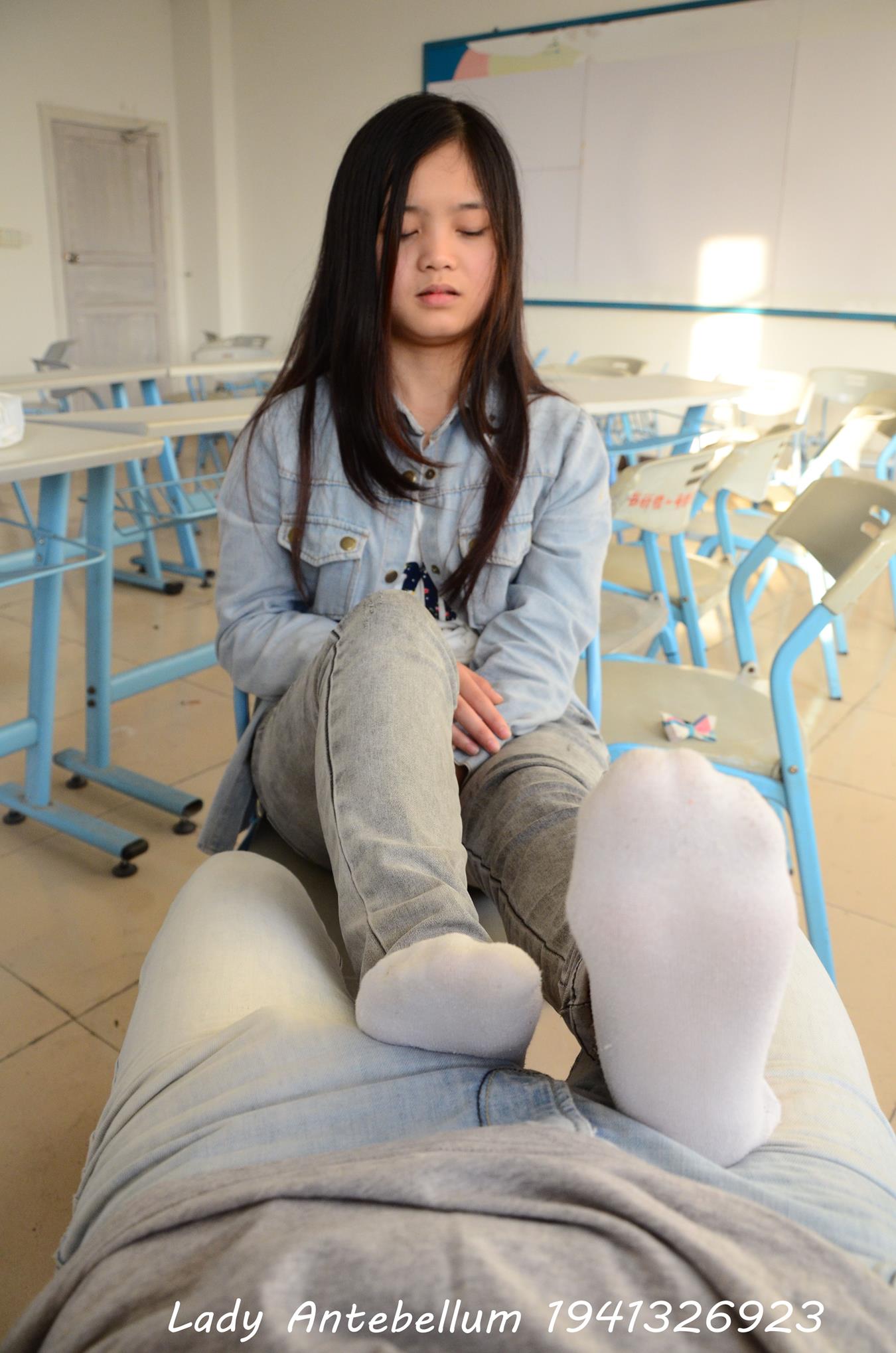 图片[37]-[战前女神] 美腿美足精品摄影套图 076 [52P] – 速更版-美库