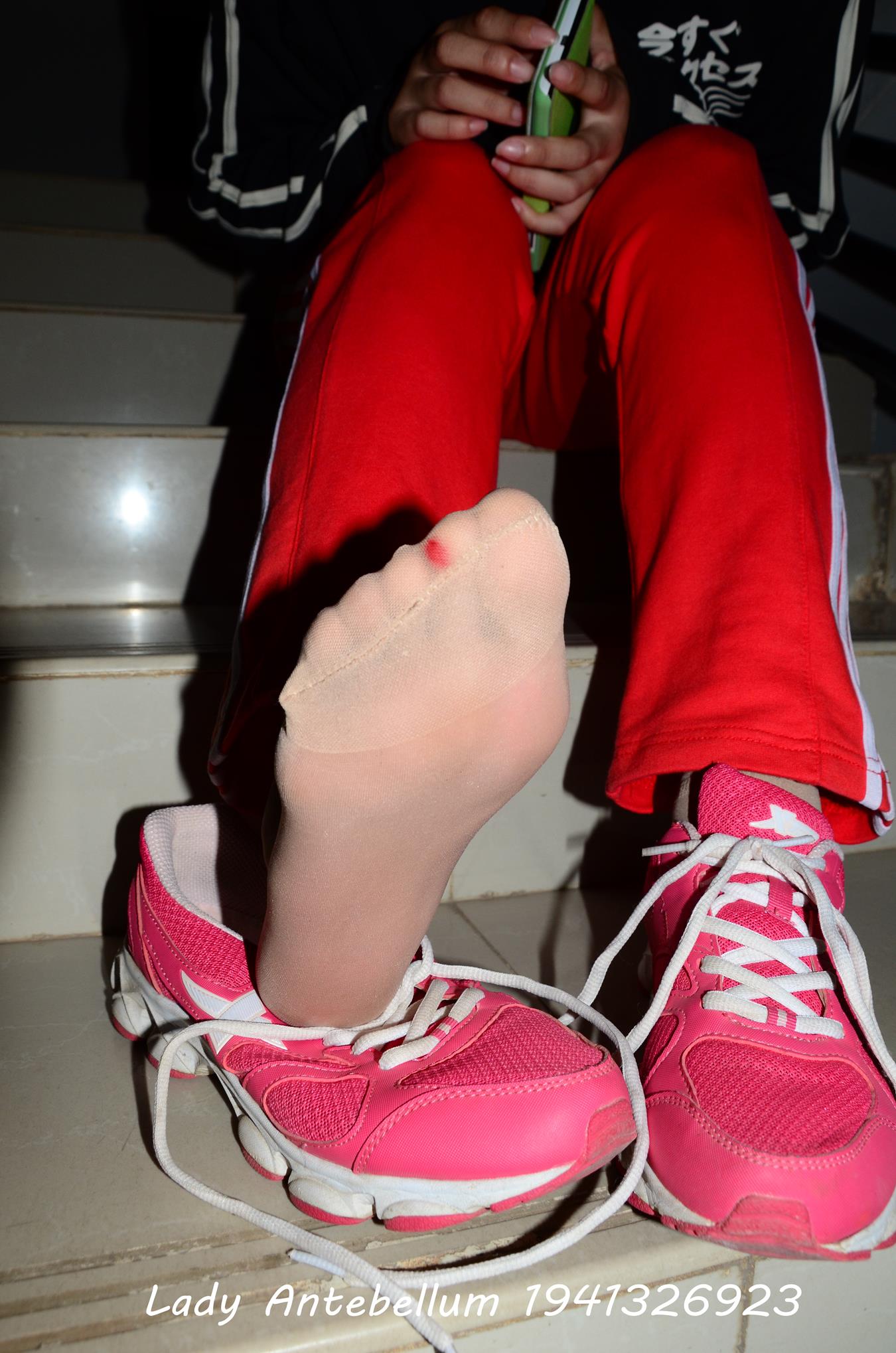 图片[21]-[战前女神] 美腿美足精品摄影套图 079 [115P] – 速更版-美库