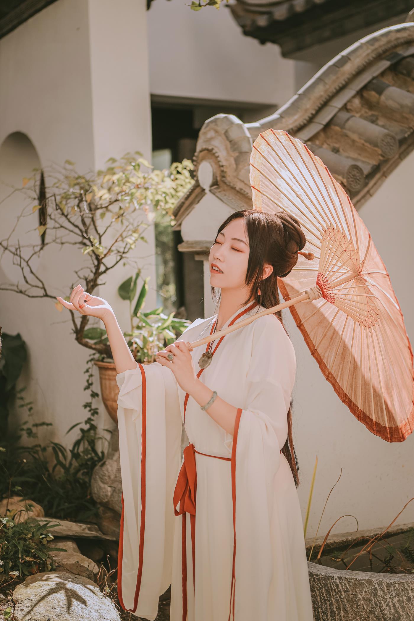 图片[22]-[YITUYU艺图语] 2022.02.22 闲愁一半 彭娘 [25P] – 速更版-美库