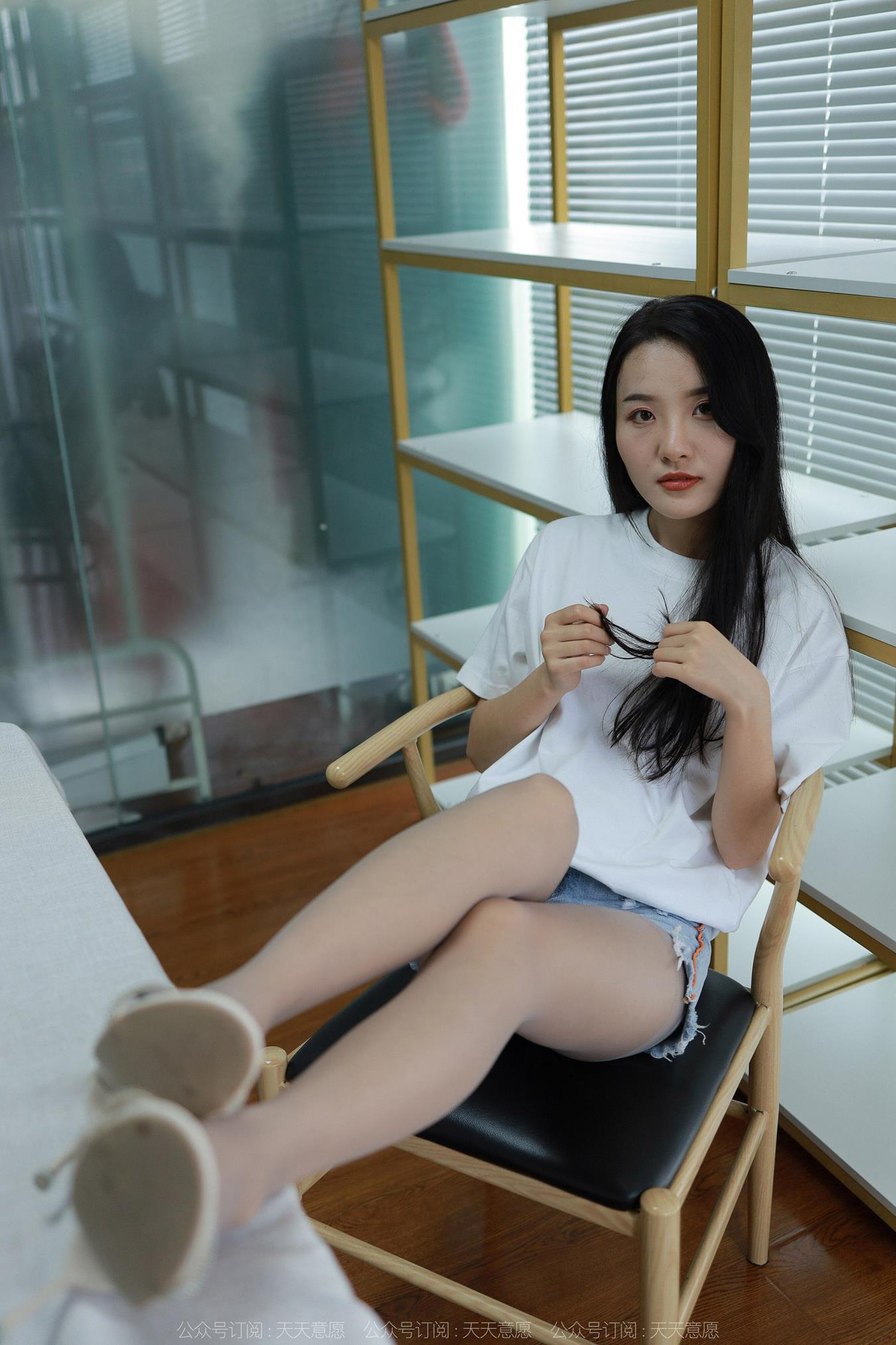 图片[26]-[IESS异思趣向] 2022.07.20 丝享家1153：婉萍《灰丝凉鞋》[66P] – 速更版-美库