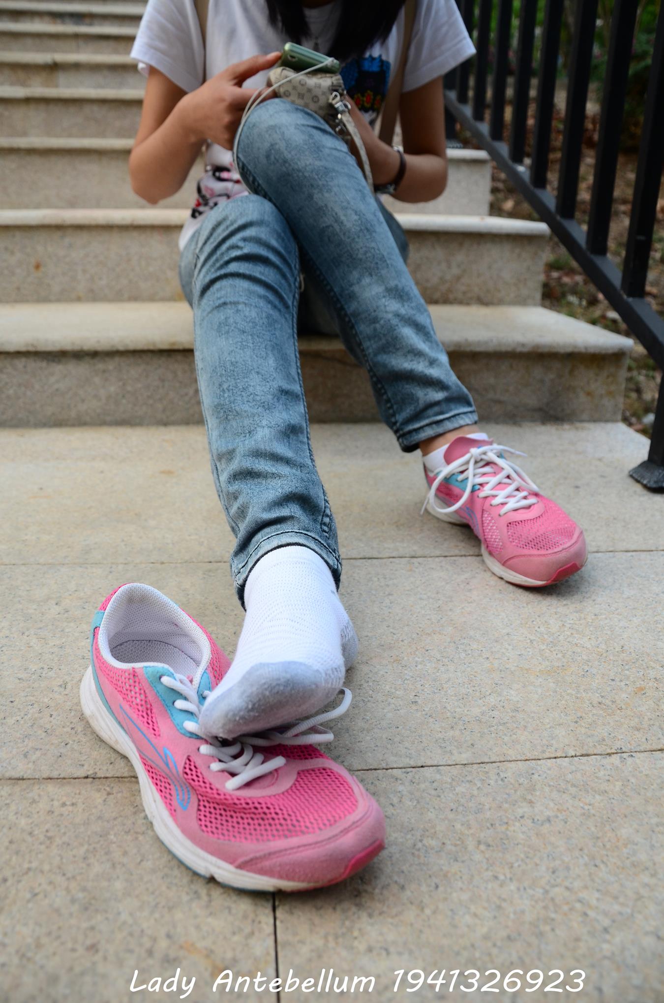 图片[21]-[战前女神] 美腿美足精品摄影套图 084 [53P] – 速更版-美库