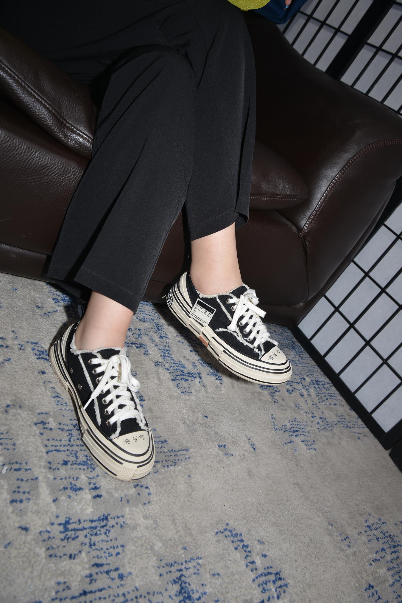 图片[16]-[Sexy Asian Girls Feet] No.002 QIQI的姓感的40码裸足大脚丫 [338P] – 速更版-美库