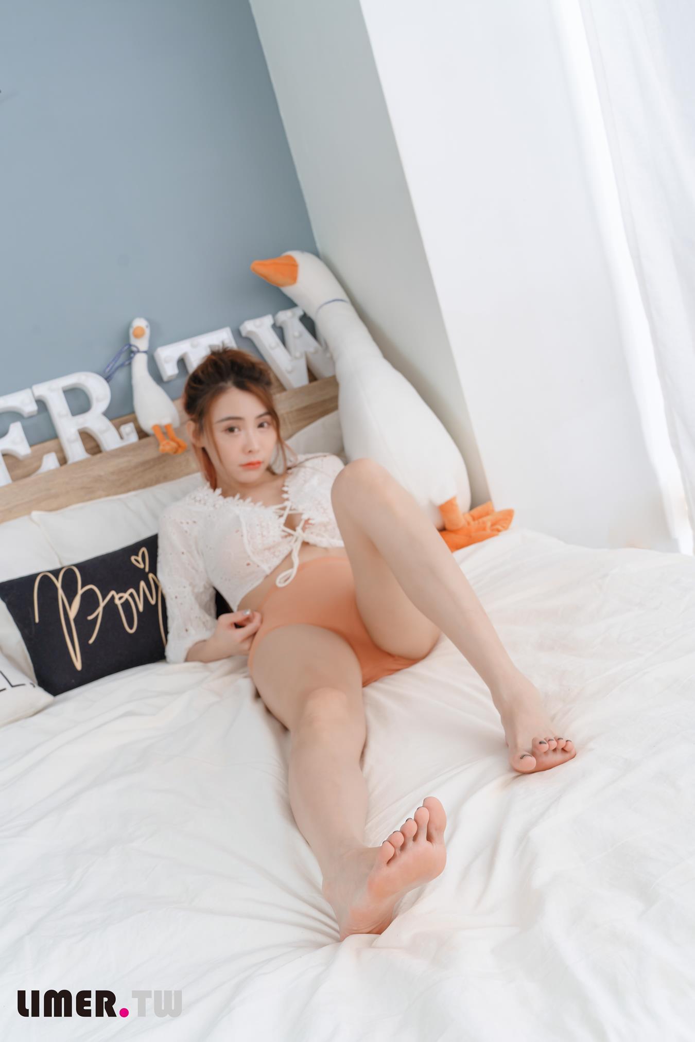 图片[56]-Limerence原创 NO.031 超美Aya台日混血魔鬼身材 夏日清凉裸足夹脚拖[144P] – 速更版-美库