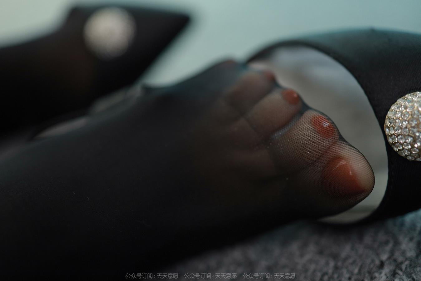 图片[27]-[IESS异思趣向] 2022.07.23 丝享家1156：团团《长腿红与黑》[86P] – 速更版-美库