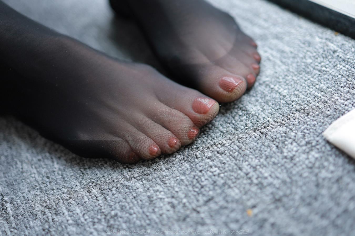 图片[52]-[IESS异思趣向] 2022.07.23 丝享家1156：团团《长腿红与黑》[86P] – 速更版-美库