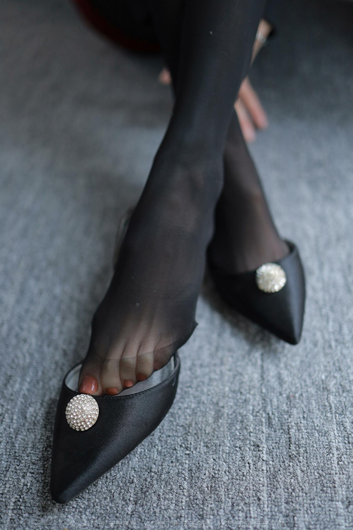 图片[60]-[IESS异思趣向] 2022.07.23 丝享家1156：团团《长腿红与黑》[86P] – 速更版-美库