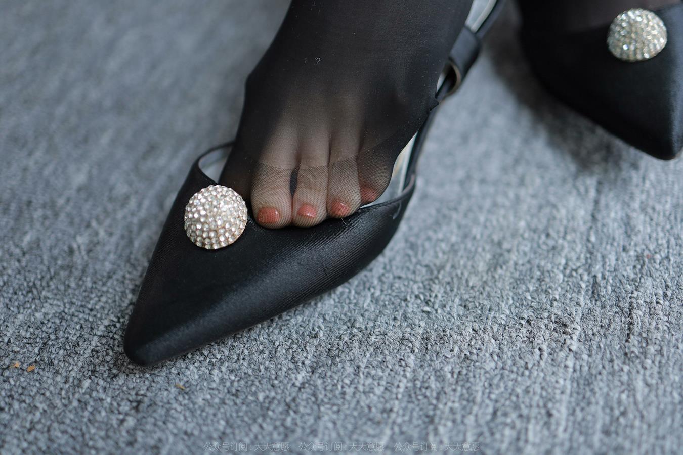 图片[61]-[IESS异思趣向] 2022.07.23 丝享家1156：团团《长腿红与黑》[86P] – 速更版-美库