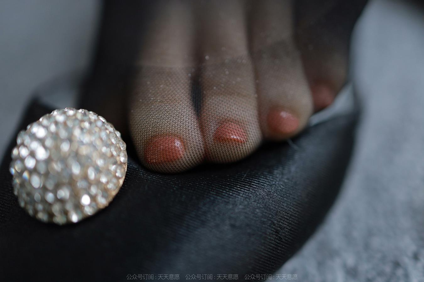 图片[62]-[IESS异思趣向] 2022.07.23 丝享家1156：团团《长腿红与黑》[86P] – 速更版-美库