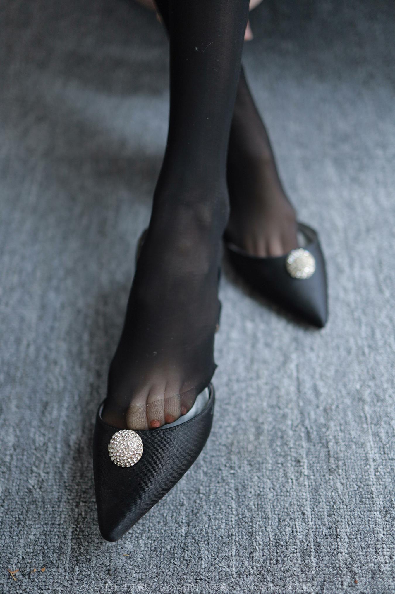 图片[63]-[IESS异思趣向] 2022.07.23 丝享家1156：团团《长腿红与黑》[86P] – 速更版-美库