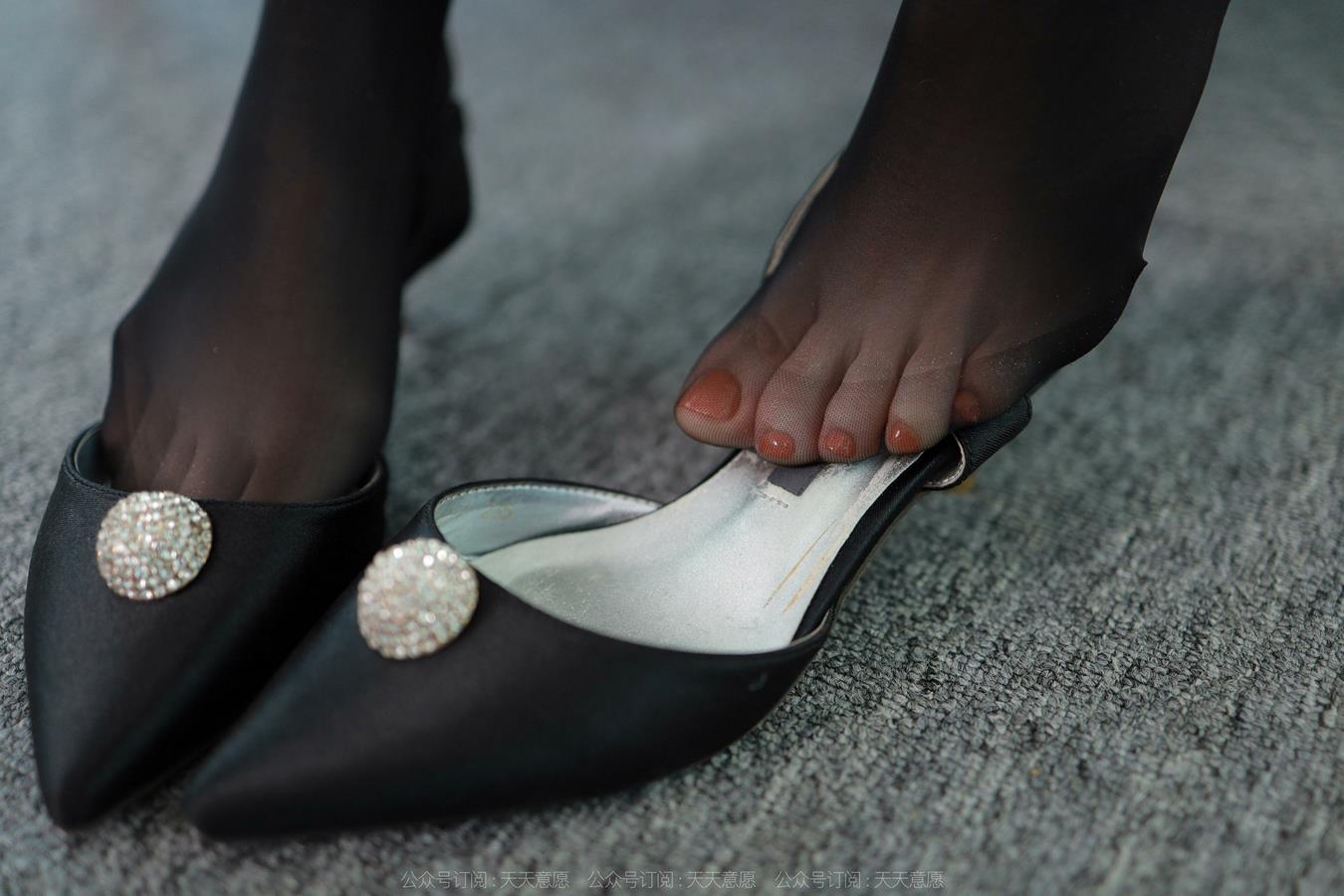 图片[80]-[IESS异思趣向] 2022.07.23 丝享家1156：团团《长腿红与黑》[86P] – 速更版-美库