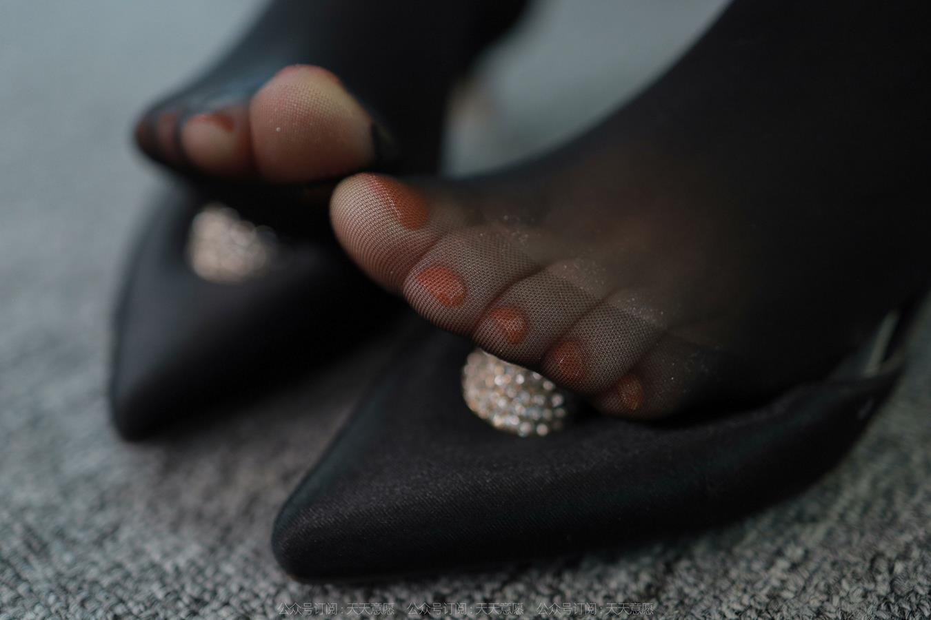 图片[84]-[IESS异思趣向] 2022.07.23 丝享家1156：团团《长腿红与黑》[86P] – 速更版-美库