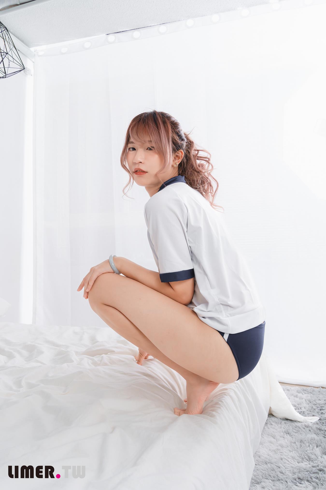 图片[56]-Limerence原创 NO.032 水密桃味女孩小艾啾啾体育服热身大秀裸足[130P] – 速更版-美库