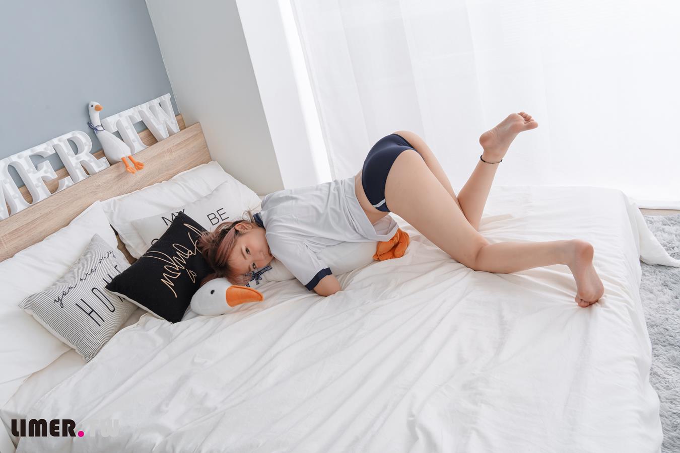 图片[78]-Limerence原创 NO.032 水密桃味女孩小艾啾啾体育服热身大秀裸足[130P] – 速更版-美库