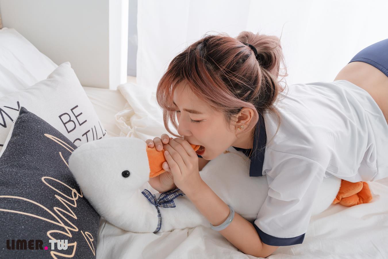 图片[82]-Limerence原创 NO.032 水密桃味女孩小艾啾啾体育服热身大秀裸足[130P] – 速更版-美库