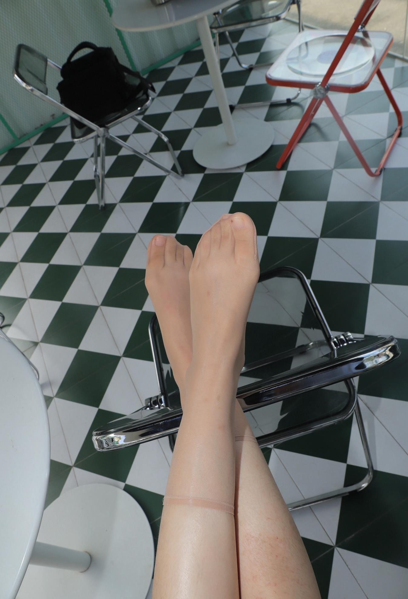 图片[43]-[Pary学生模拍] No.013 小燕脱下高跟鞋露出原味丝袜美jiao [103P/329MB] – 速更版-美库