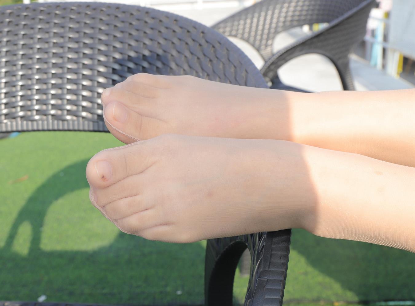 图片[63]-[Pary学生模拍] No.013 小燕脱下高跟鞋露出原味丝袜美jiao [103P/329MB] – 速更版-美库