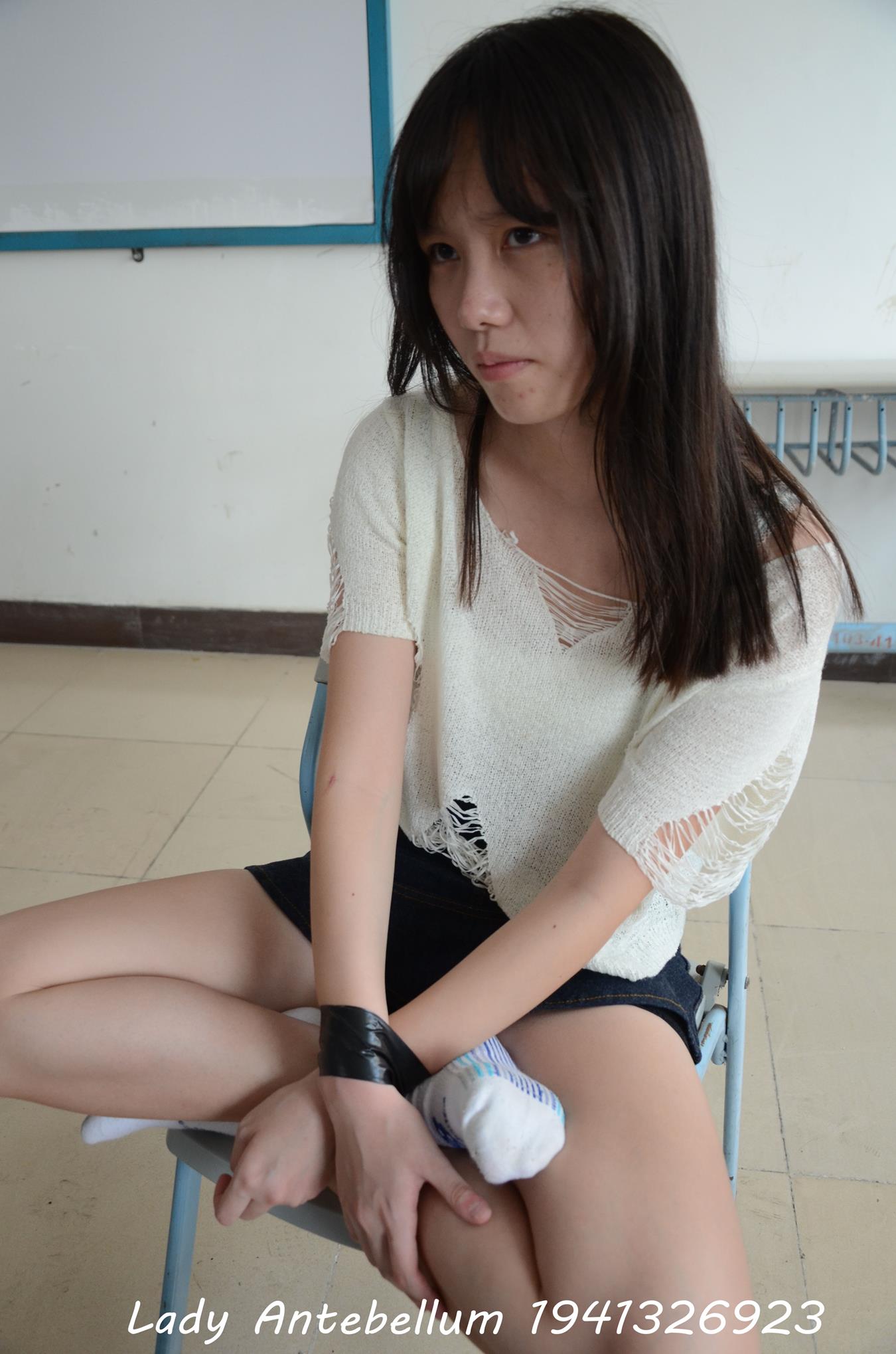 图片[97]-[战前女神] 美腿美足精品摄影套图 096 [105P] – 速更版-美库