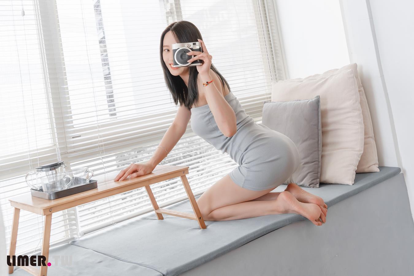 图片[25]-Limerence原创 NO.034 极品女神Sammy 嫩足玩弄穆勒鞋[145P] – 速更版-美库