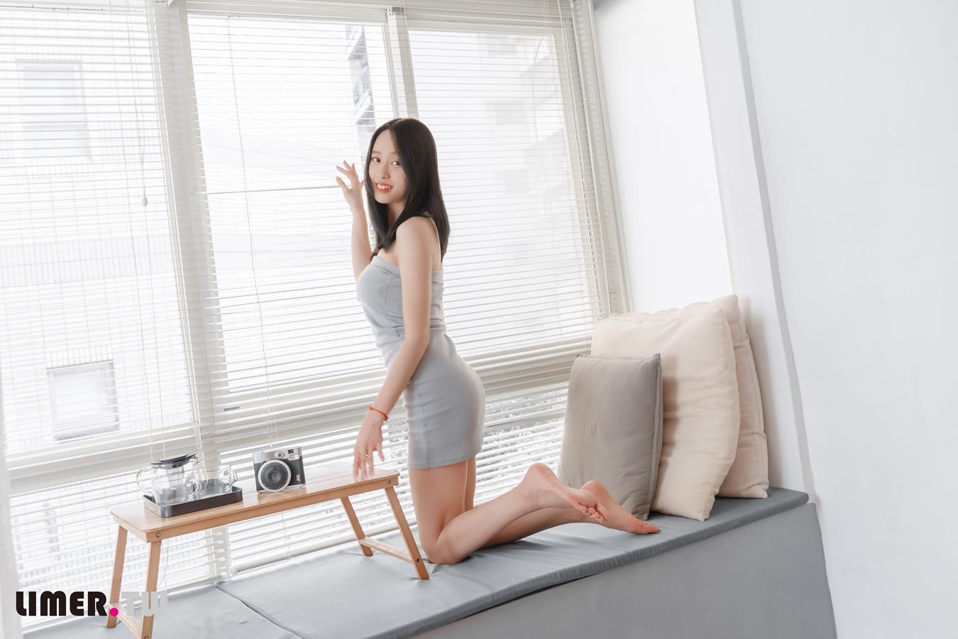 图片[29]-Limerence原创 NO.034 极品女神Sammy 嫩足玩弄穆勒鞋[145P] – 速更版-美库