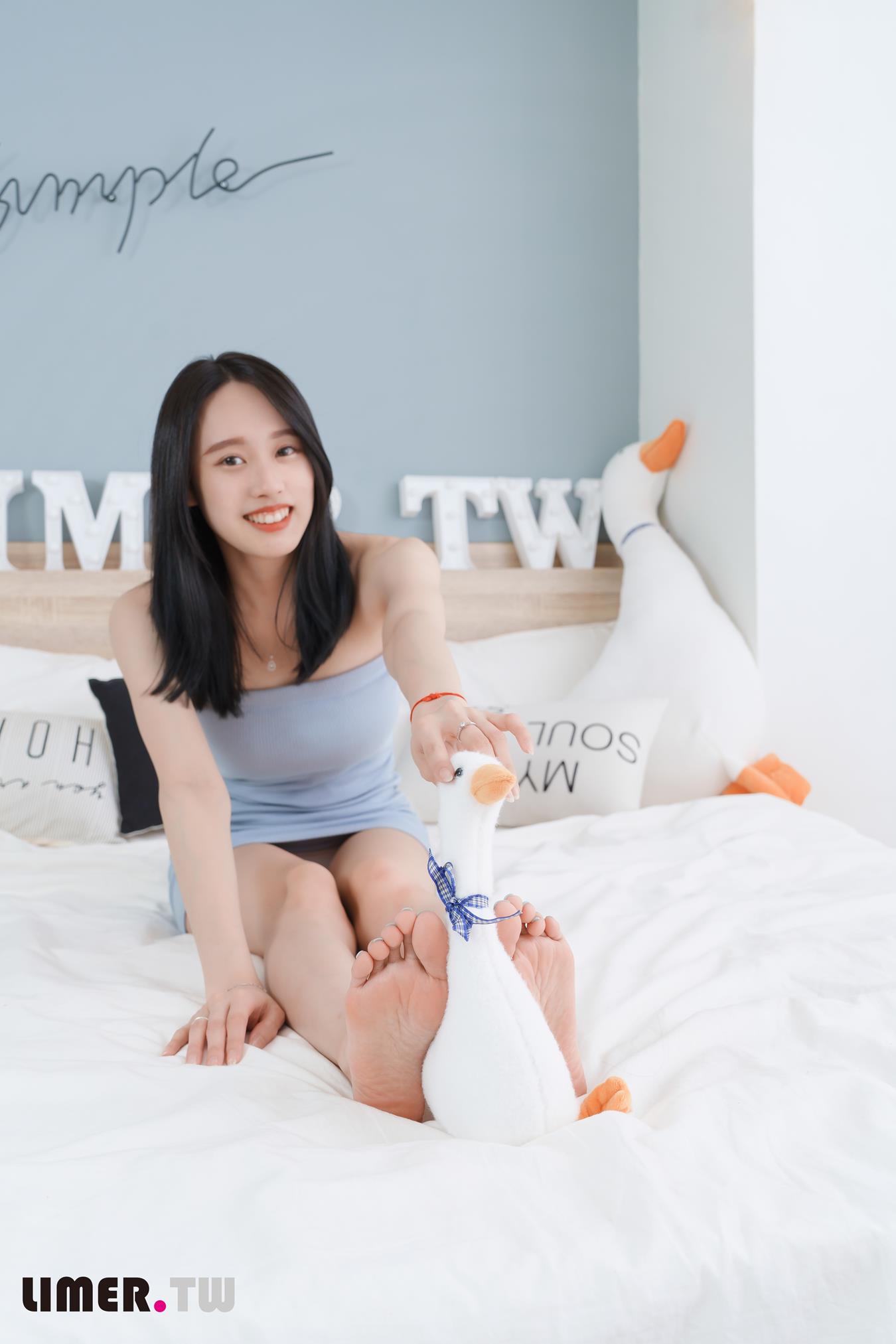 图片[53]-Limerence原创 NO.034 极品女神Sammy 嫩足玩弄穆勒鞋[145P] – 速更版-美库