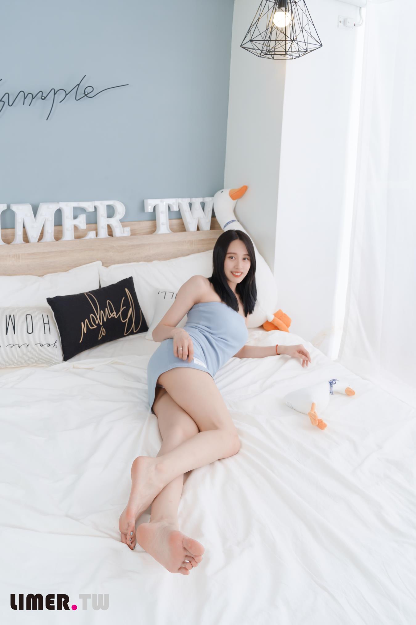 图片[63]-Limerence原创 NO.034 极品女神Sammy 嫩足玩弄穆勒鞋[145P] – 速更版-美库