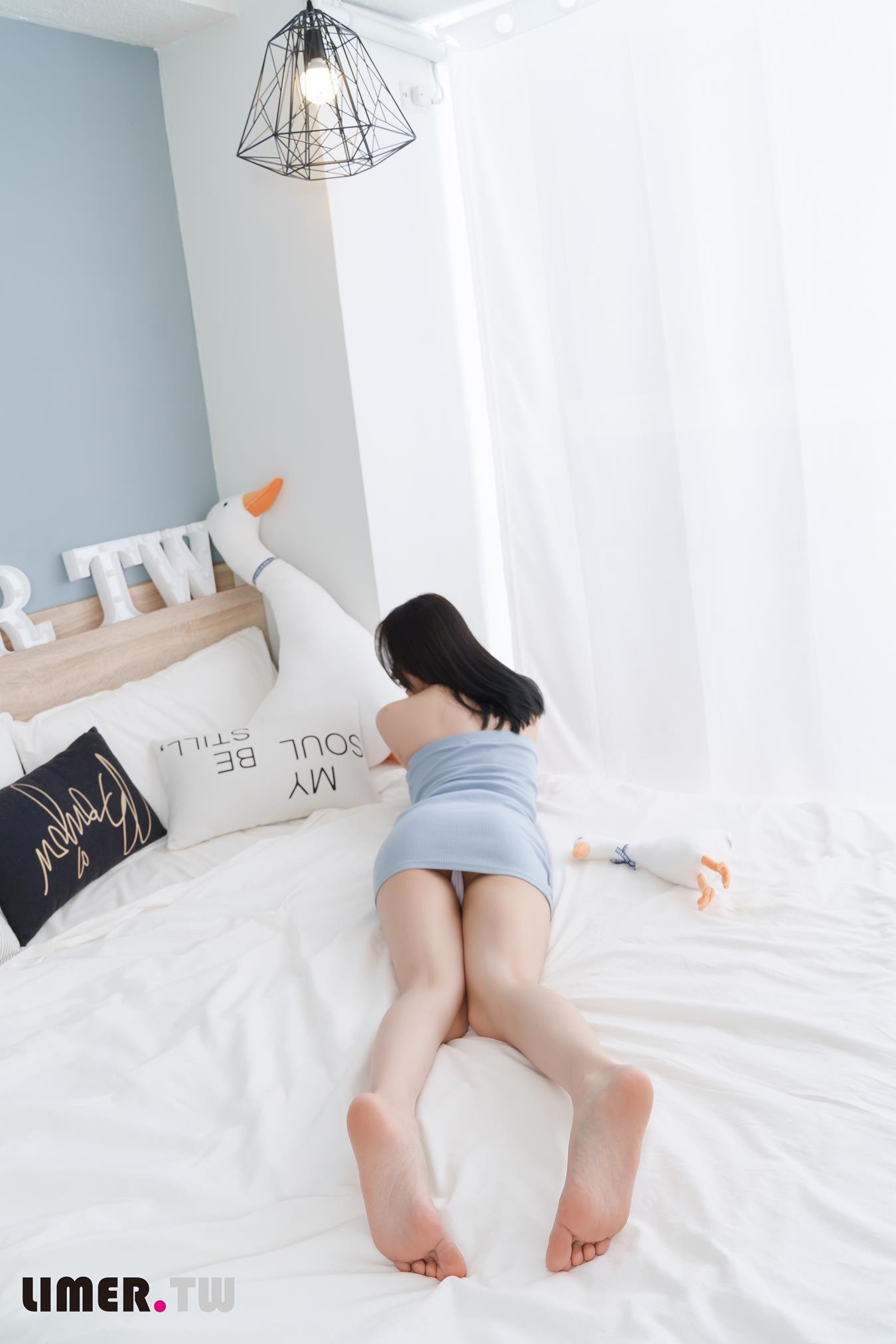 图片[73]-Limerence原创 NO.034 极品女神Sammy 嫩足玩弄穆勒鞋[145P] – 速更版-美库