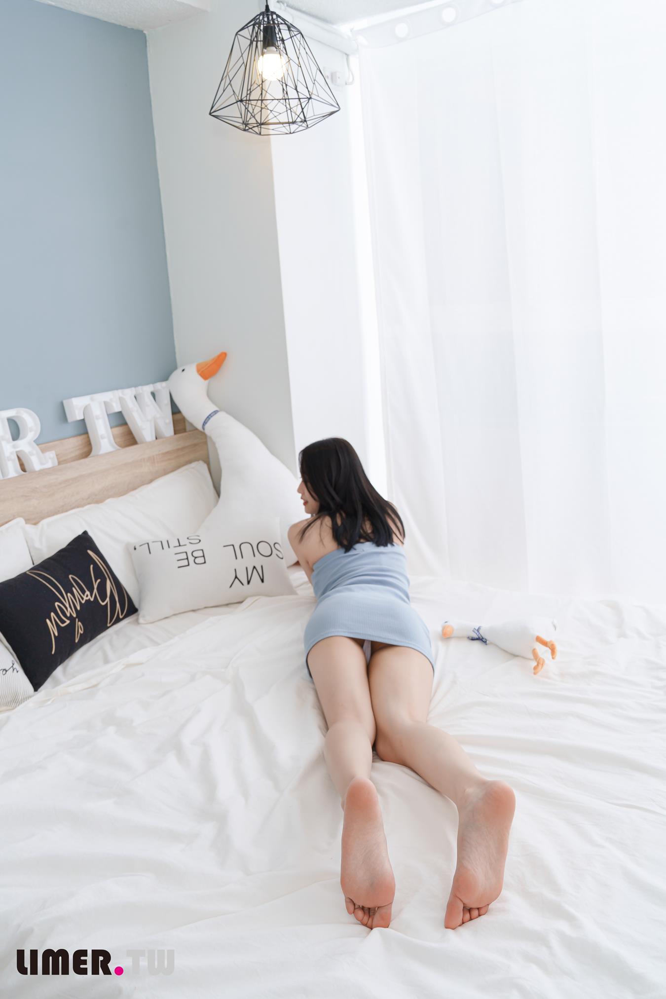 图片[75]-Limerence原创 NO.034 极品女神Sammy 嫩足玩弄穆勒鞋[145P] – 速更版-美库