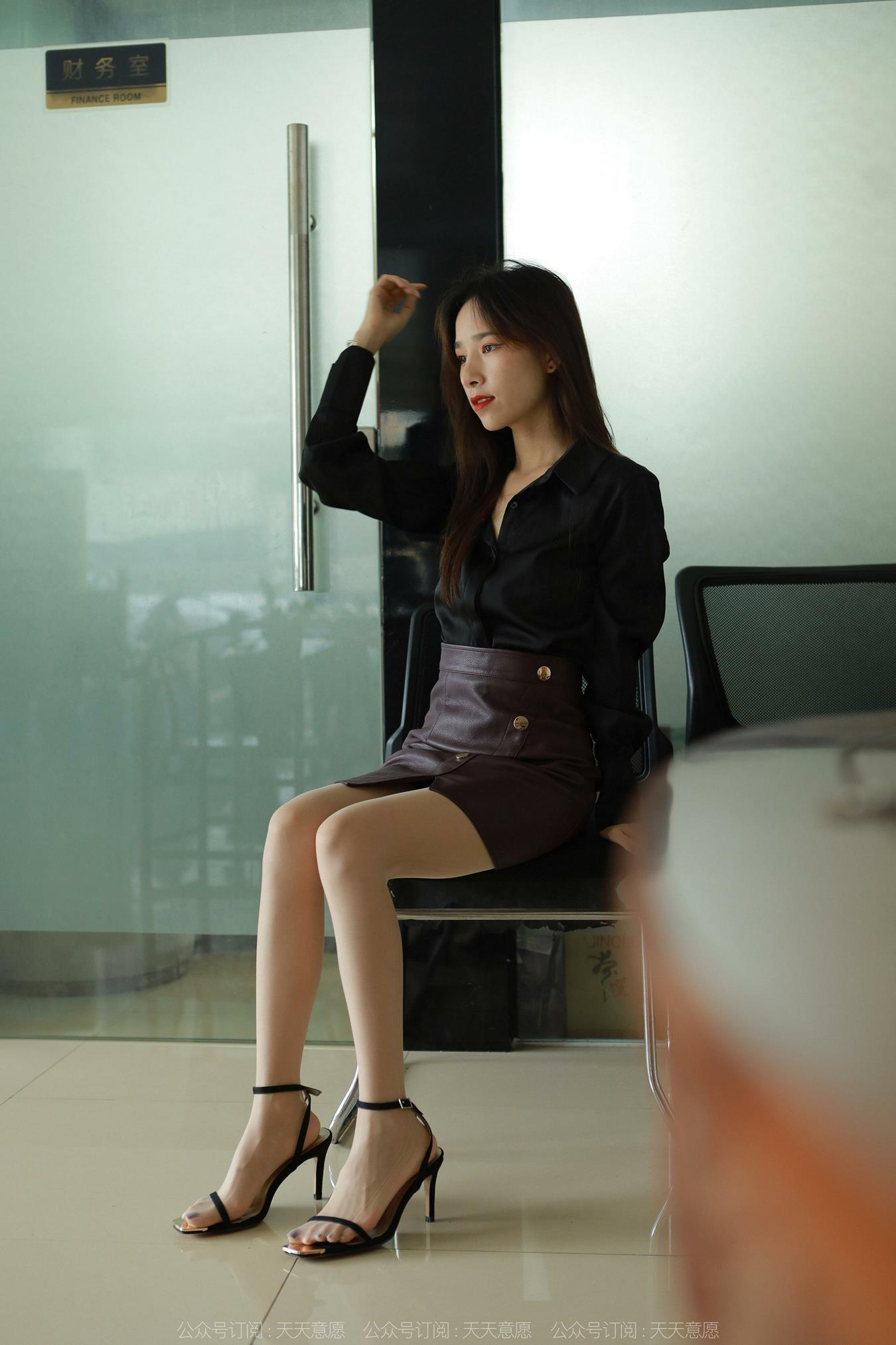 图片[16]-[IESS异思趣向] 2022.07.29 丝享家1162：美子《办公室的温情》[87P] – 速更版-美库