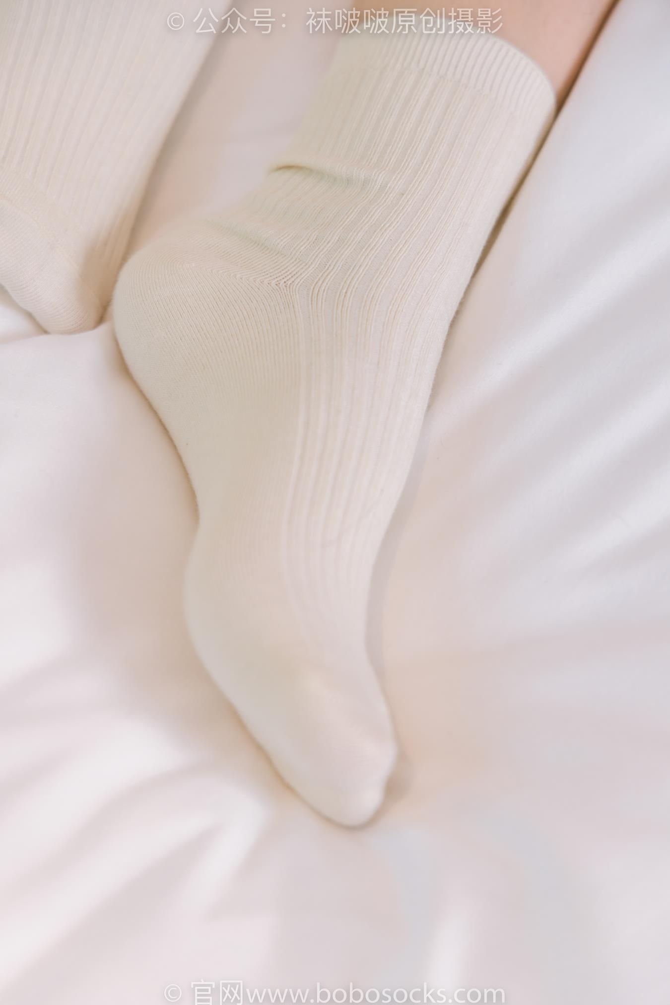 [BoBoSocks袜啵啵]NO.176 小安-运动鞋、白棉袜、裸足[139P] - 速更版-艺库