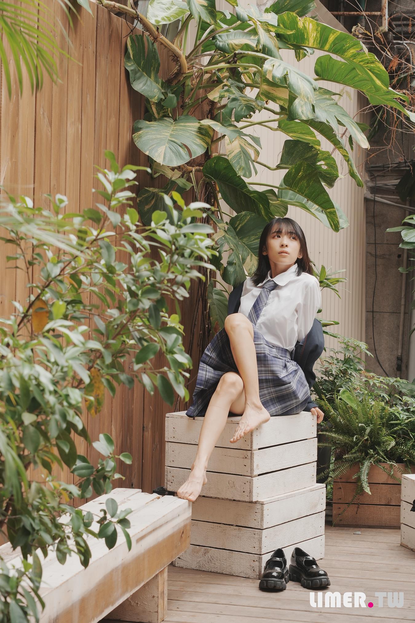 图片[27]-Limerence原创 NO.037 子子 JK小腿袜到裸足的偷窥视角[181P] – 速更版-美库