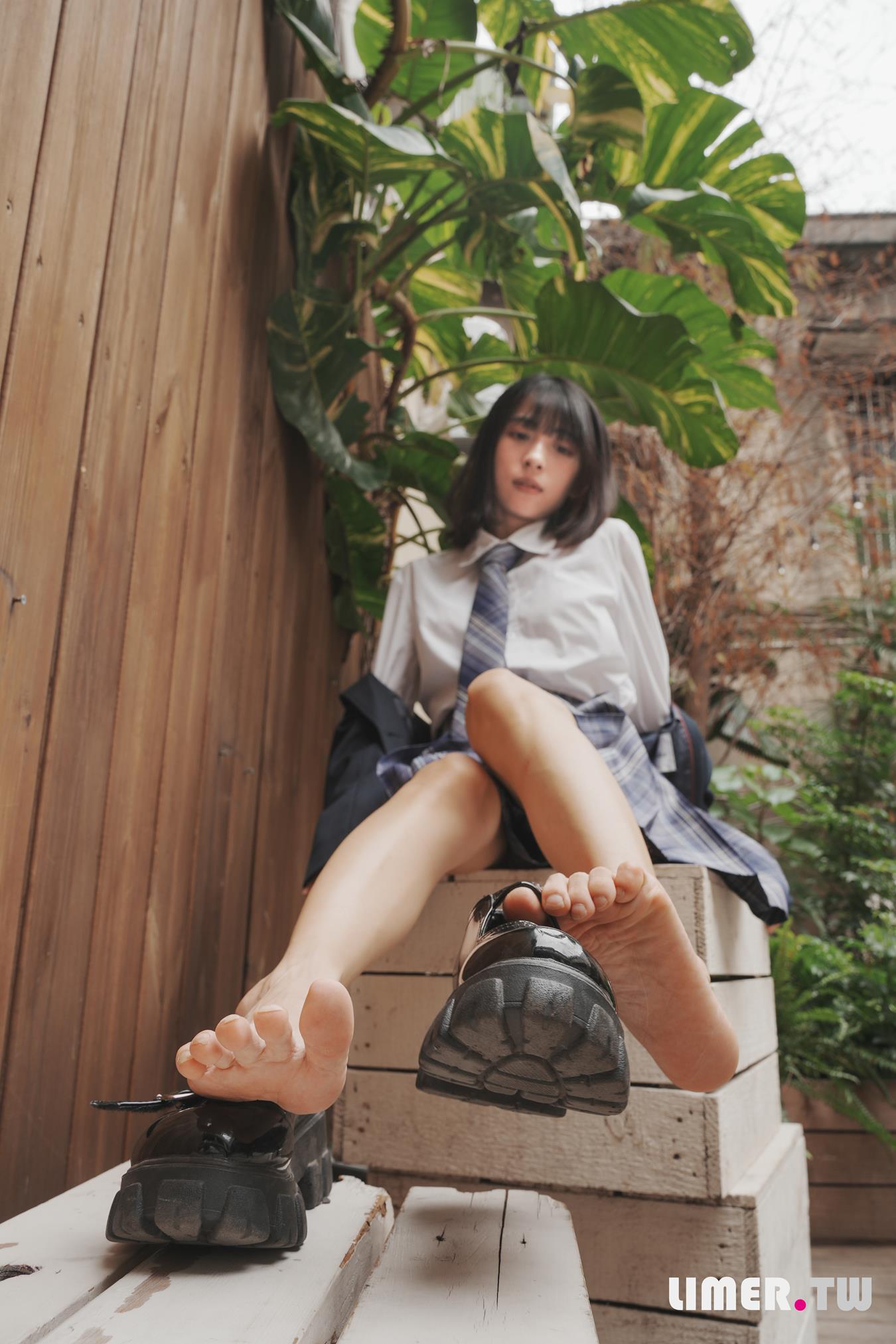 图片[31]-Limerence原创 NO.037 子子 JK小腿袜到裸足的偷窥视角[181P] – 速更版-美库