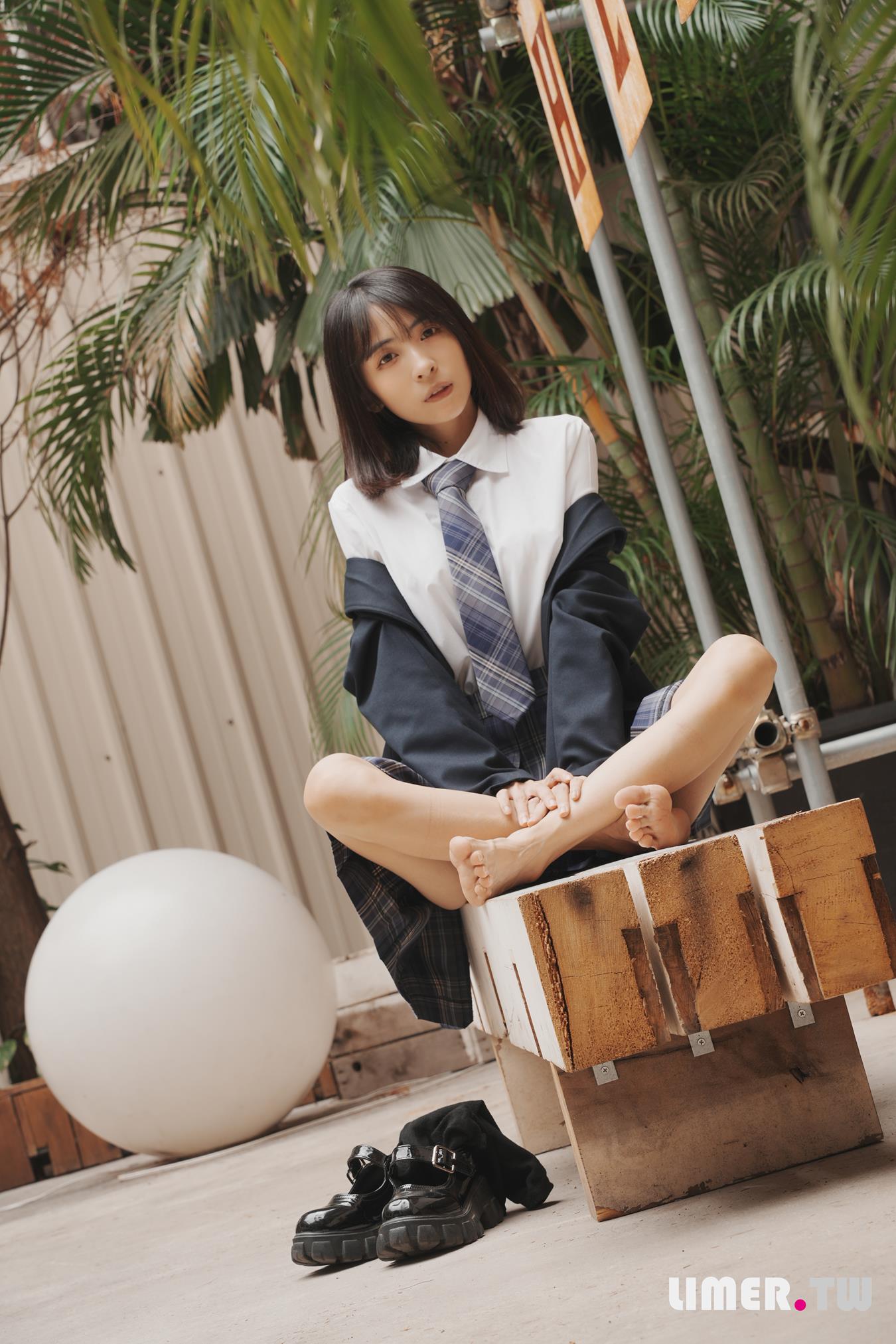 图片[42]-Limerence原创 NO.037 子子 JK小腿袜到裸足的偷窥视角[181P] – 速更版-美库