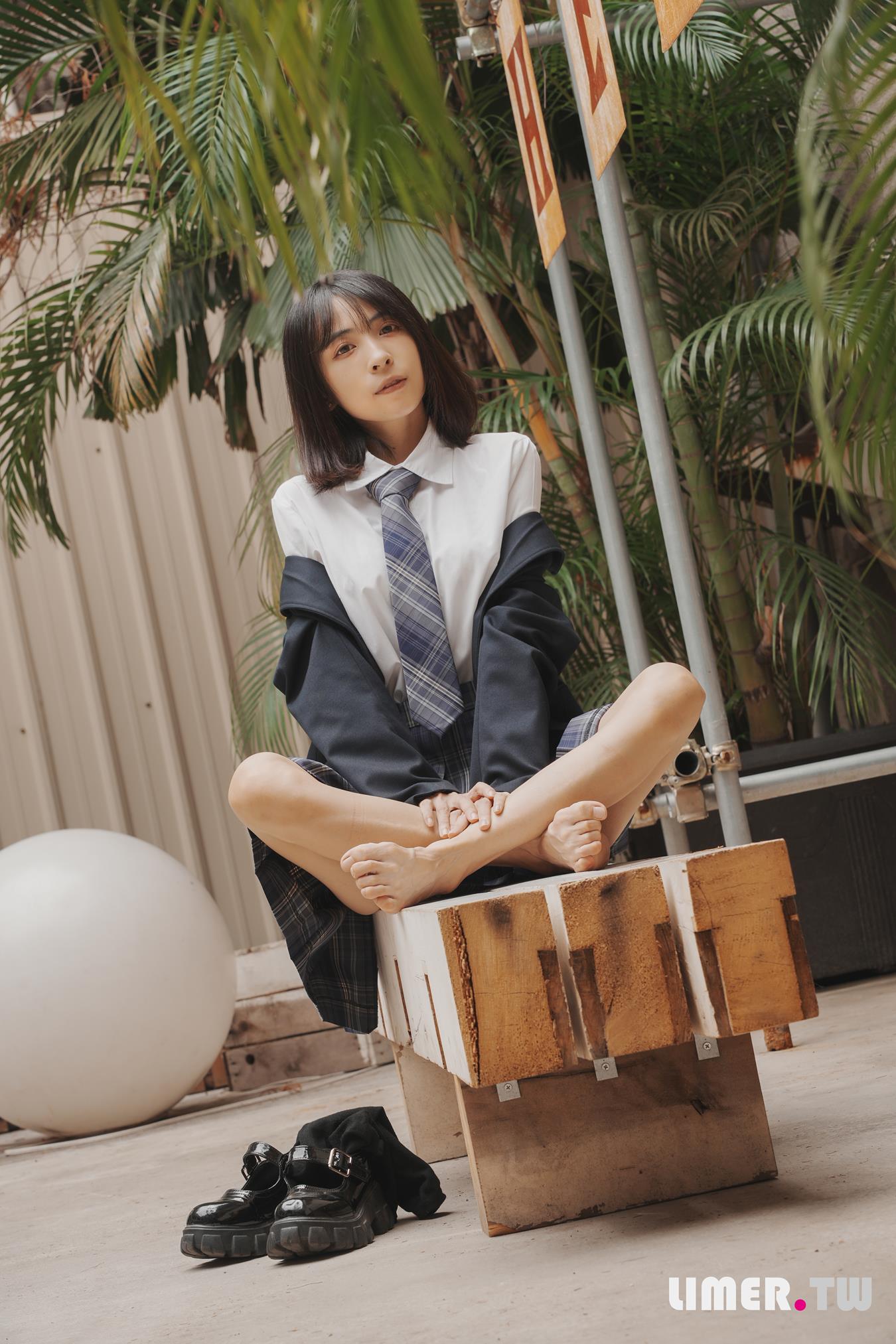 图片[43]-Limerence原创 NO.037 子子 JK小腿袜到裸足的偷窥视角[181P] – 速更版-美库